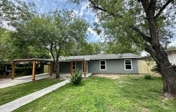 1203 E Hutchinson, Beeville, TX 78102