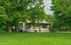 2530 Roslin Rd, Deer Lodge, TN 37726