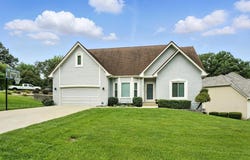 5136 NE Ash Grove Drive, Lee's Summit, MO 64064