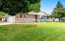1240 DEPERE Street, MENASHA, WI 54952