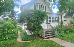 205 E 6th Street, Morris, MN 56267