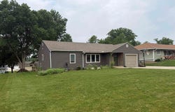 411 N 8th St, Akron, IA 51001