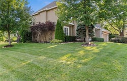 2201 SW Forestpark Circle, Lee's Summit, MO 64081