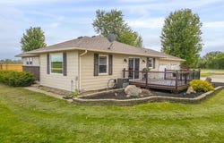 2805 Upper Greene Road, Marble Rock, IA 50653