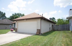 3930 W Kay Pointe Boulevard, Springfield, MO 65802