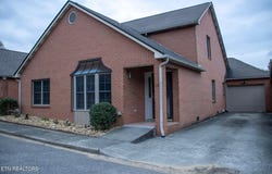1121 Fairgrounds Court, Kingston, TN 37763