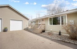 165 5th Avenue NW, Hutchinson, MN 55350