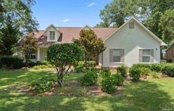 956 Broken Arrow Ln, Cantonment, FL 32533