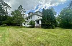 22 Fairview Avenue, Mount Pocono, PA 18344