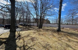 1 Jeanne Court, Mahopac, NY 10512