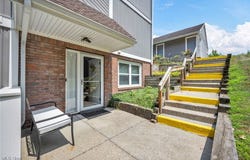 255 PORTAGE LAKES DRIVE, AKRON, OH 44319