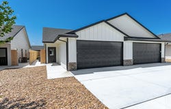 511 E Harper St, Valley Center, KS 67147-8955