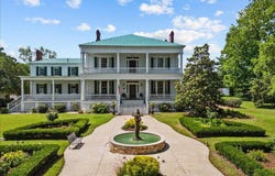 121 W King Street, Edenton, NC 27932