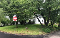 203 Center St, Staten Island, NY 10306
