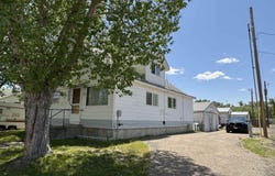 35 Conroy St, Diamondville, WY 83116