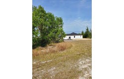 3905 NE 9th Avenue, Cape Coral, FL 33909