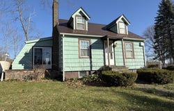 3 Ferry Rd, Haverhill, MA 01835