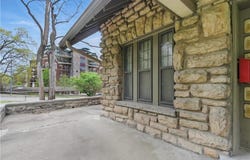 5334 Oak Street, Kansas City, MO 64112