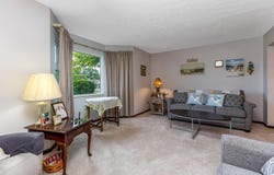 2752 Woodgrove Drive, Grove City, OH 43123