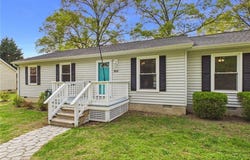 1014 Deerchase Road, Saluda, VA 23149