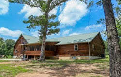 12 Freeman Bluff Trl, Lebanon, MO 65536