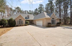 208 Pucketts Point Rd, Greenwood, SC 29649