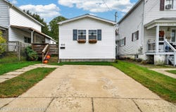 820 Throop Street, Dunmore, PA 18512