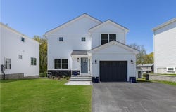 9 Stoneridge Road, Smithfield, RI 02917
