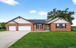 4831 Red Oak Drive, Waterloo, IL 62298