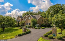 1678 HUNTING CREST WAY, VIENNA, VA 22182
