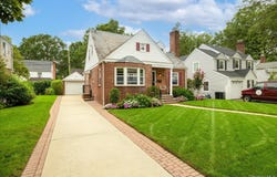 146 Beverly Avenue, Floral Park, NY 11001