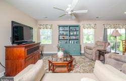 18 SENATORS WAY, BERLIN, NJ 08009