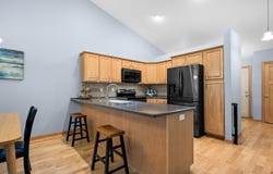 4502 W TRASINO Way, APPLETON, WI 54913-7955