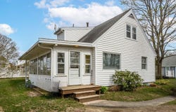 2 Montauk Street, Teaticket, MA 02536