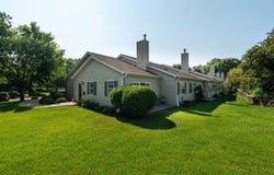 5201 S Tuckaway Blvd, Greenfield, WI 53221