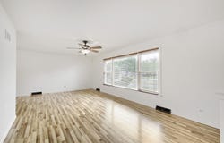 816 W Heritage Drive, Addison, IL 60101