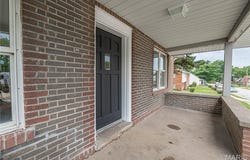 1036 Olive Street, St Charles, MO 63301