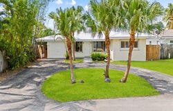 2140 NE 25th St, Wilton Manors, FL 33305