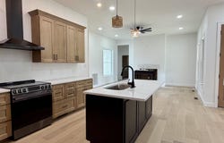 25 CRESCENT Ln, Selmer, TN 38375