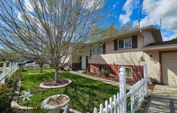 2390 Rolling Hills Drive, Clarkston, WA 99403