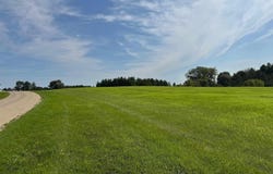 Grand Avenue, Fairfield, IA 52556