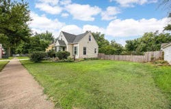 3218 C Ave NE, CedarRapids, IA 52402