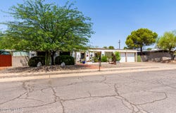 8914 E Maple Leaf Drive, Tucson, AZ 85710