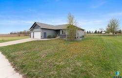 509 Grace Ave, Parker, SD 57053