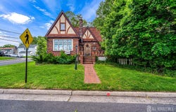 425 Grove Avenue, Metuchen, NJ 08840