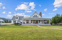 645 River Run Dr, Laclede, ID 83841