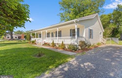 188 S SUNSET DRIVE, BROADWAY, VA 22815