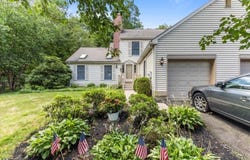 78 Commonwealth Dr, Bernards Twp., NJ 07920-3094