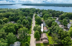 501 Sue Ann Dr, Lake Geneva, WI 53147