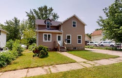 718 E 1ST ST, Storm Lake, IA 50588